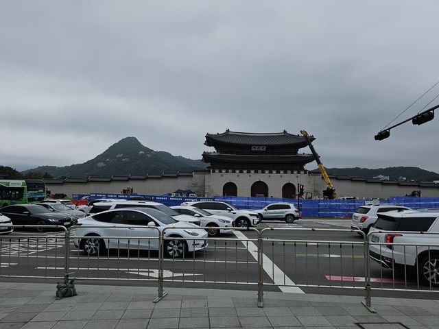 光化門と北岳山