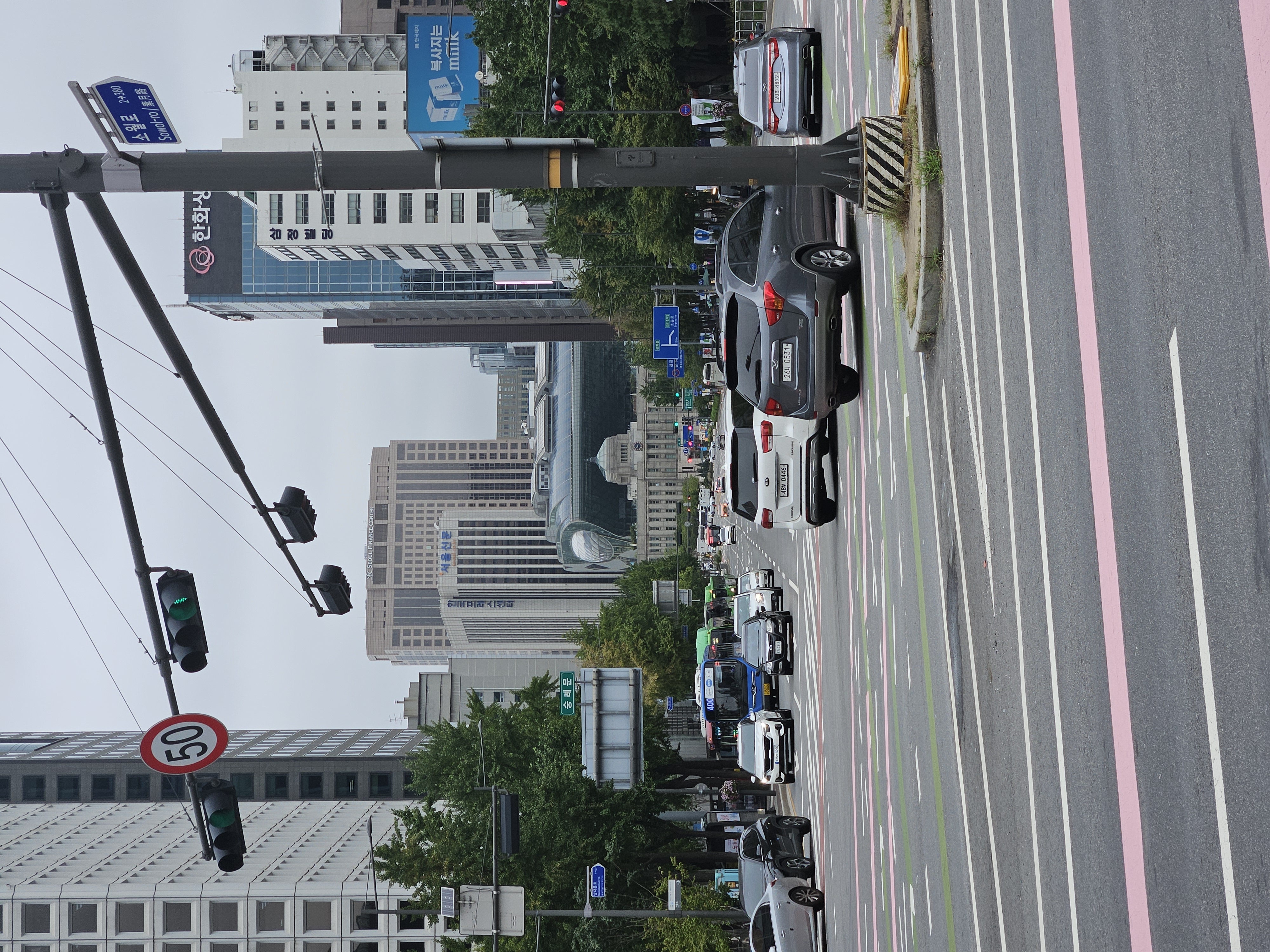 遠くに見えるソウル市庁