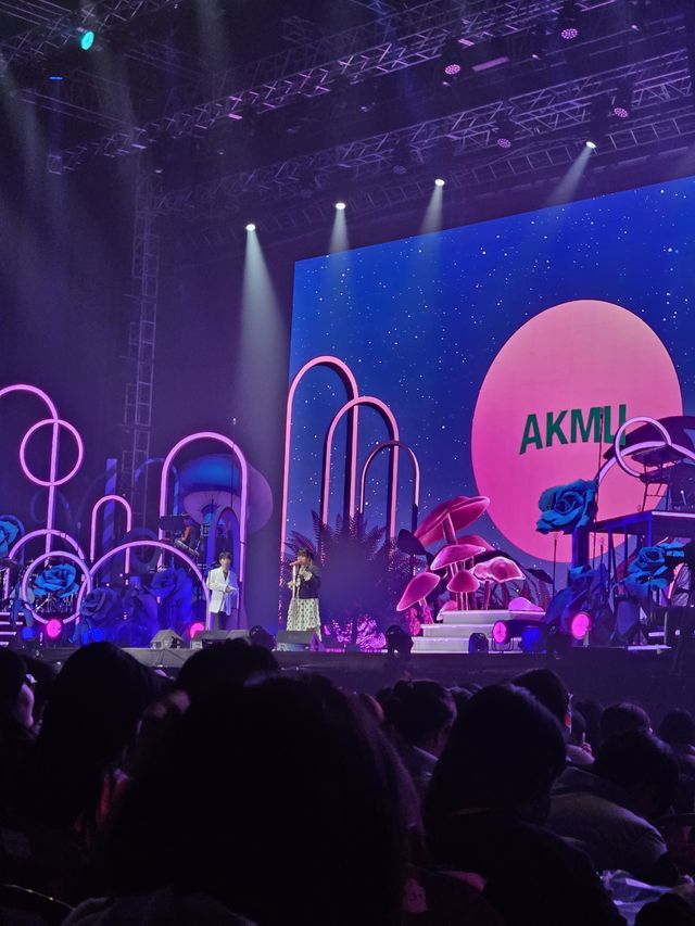 AKMU