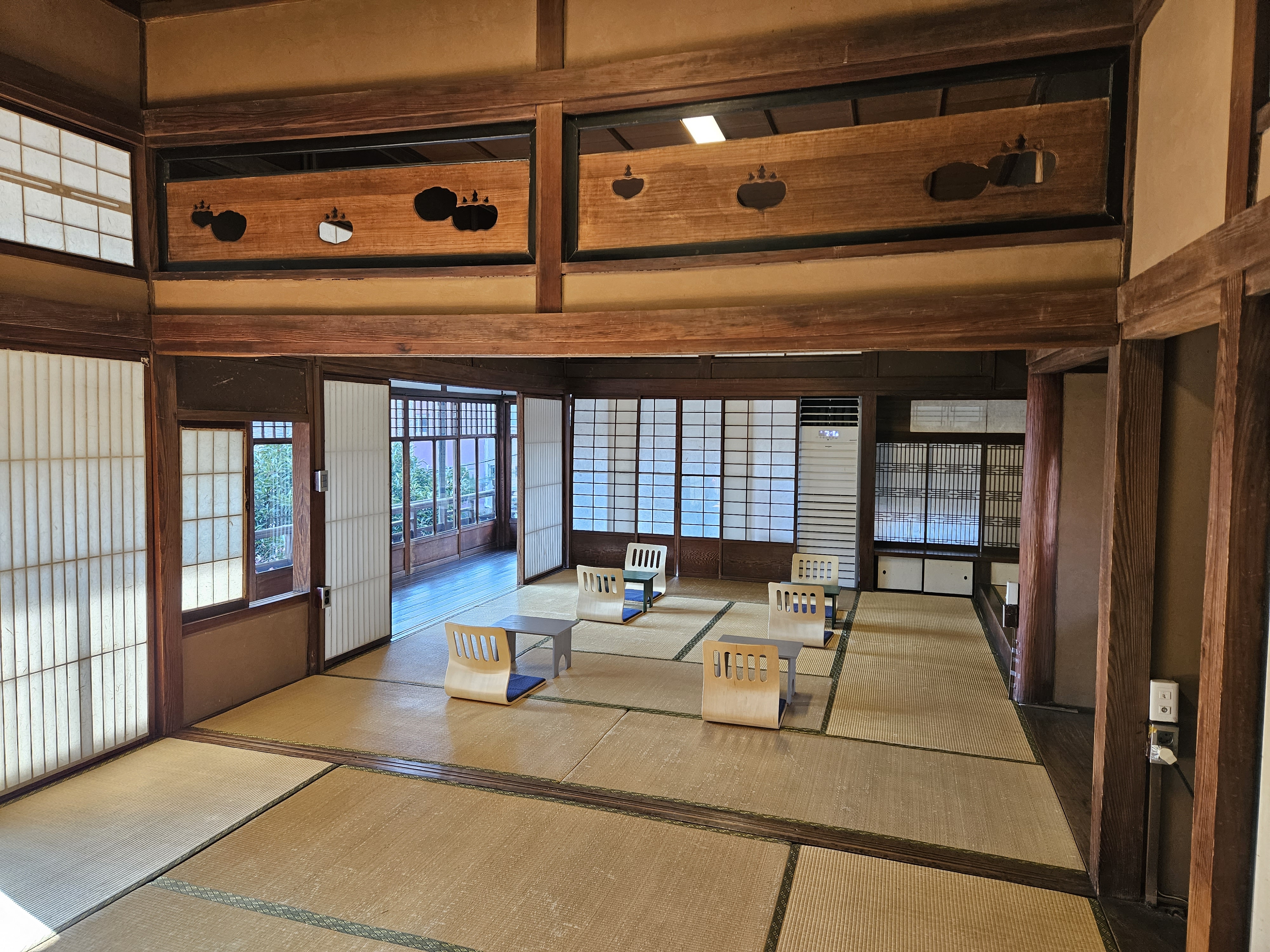 ここはカフェでもあるらしい