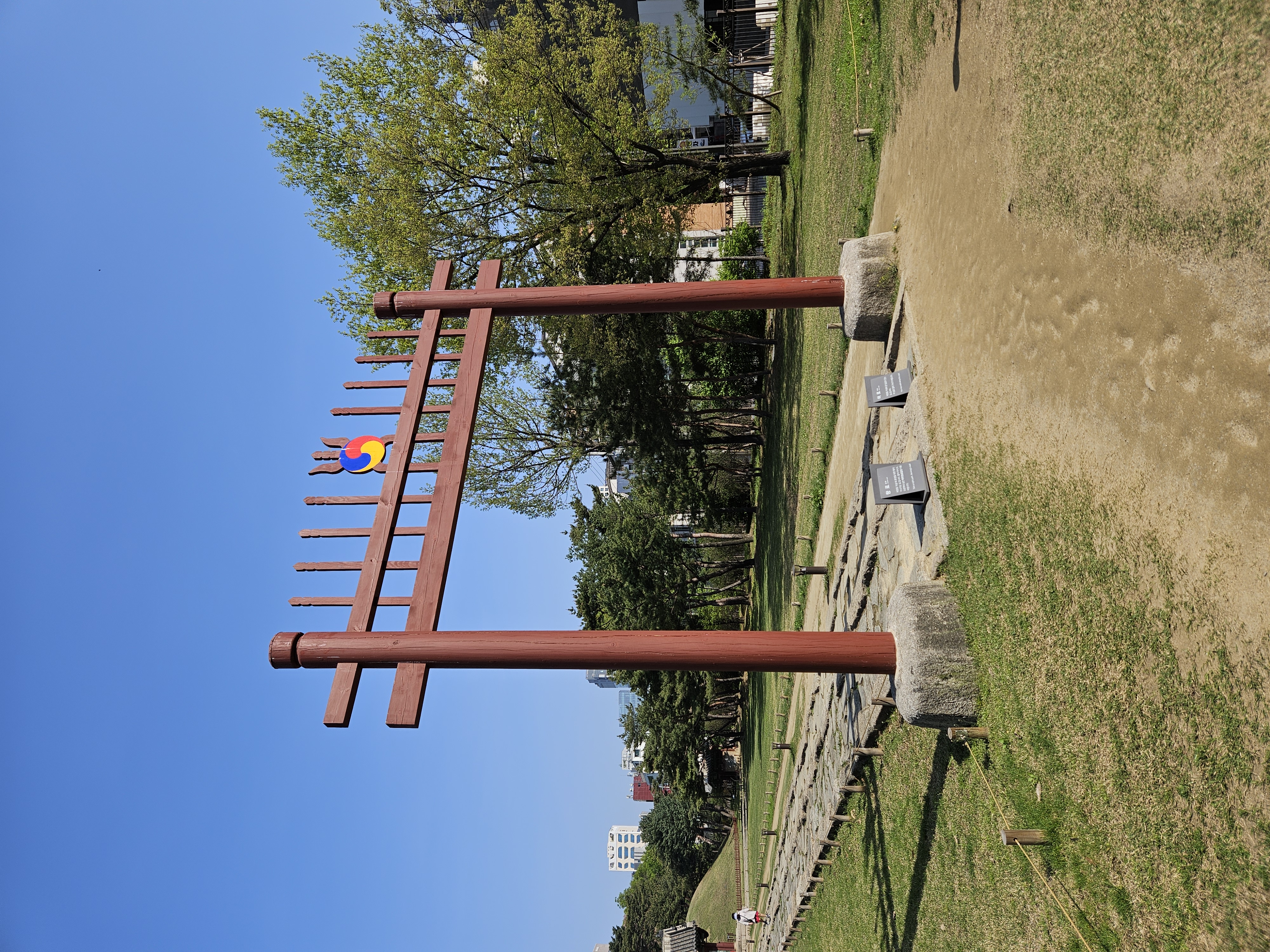 鳥居てきなやつ(紅箭門)