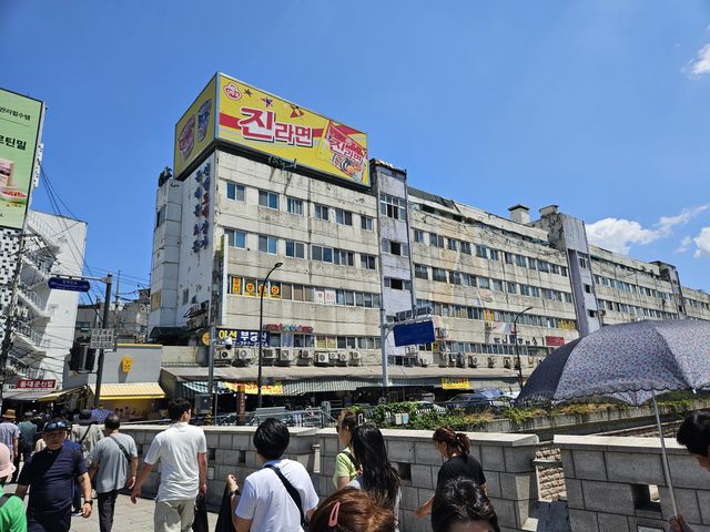 韓国らしいビル