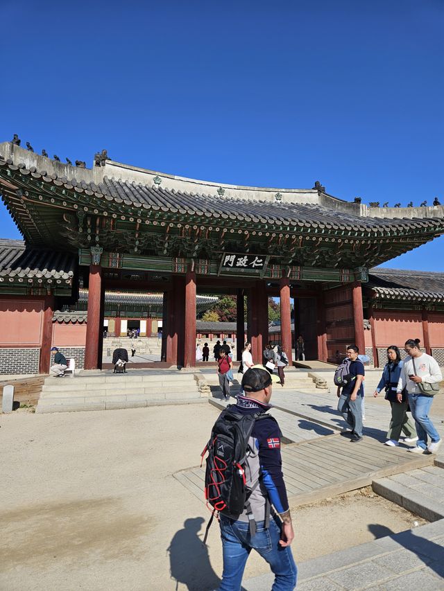 仁政門(인정문)