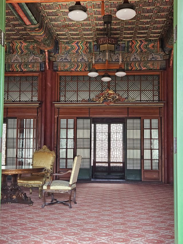 ここも洋風な部屋