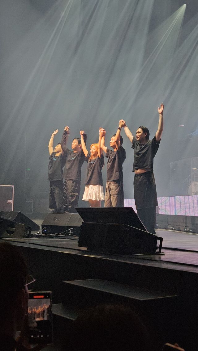 万歳するステラジャン